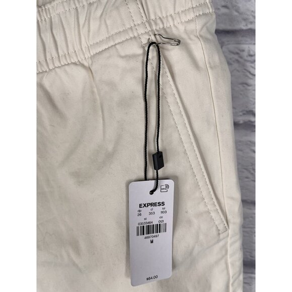 EXPRESS Men's Ivory Flat Front Elastic Waist 6" Inseam Shorts NWT Medium - Picture 2 of 5